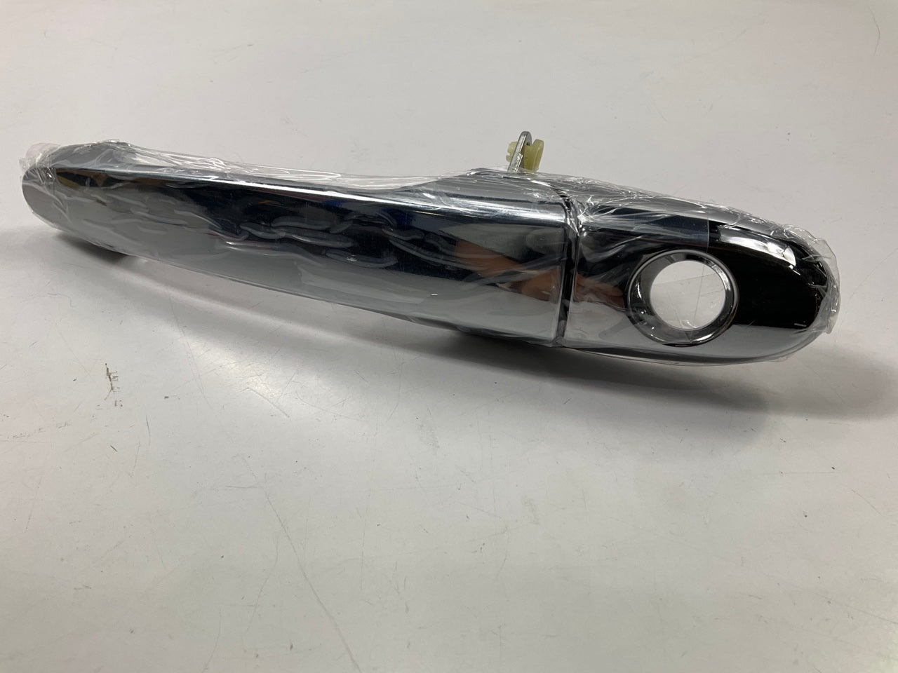 NEW AFTERMARKET GM1310165 Front Left Exterior Door Handle