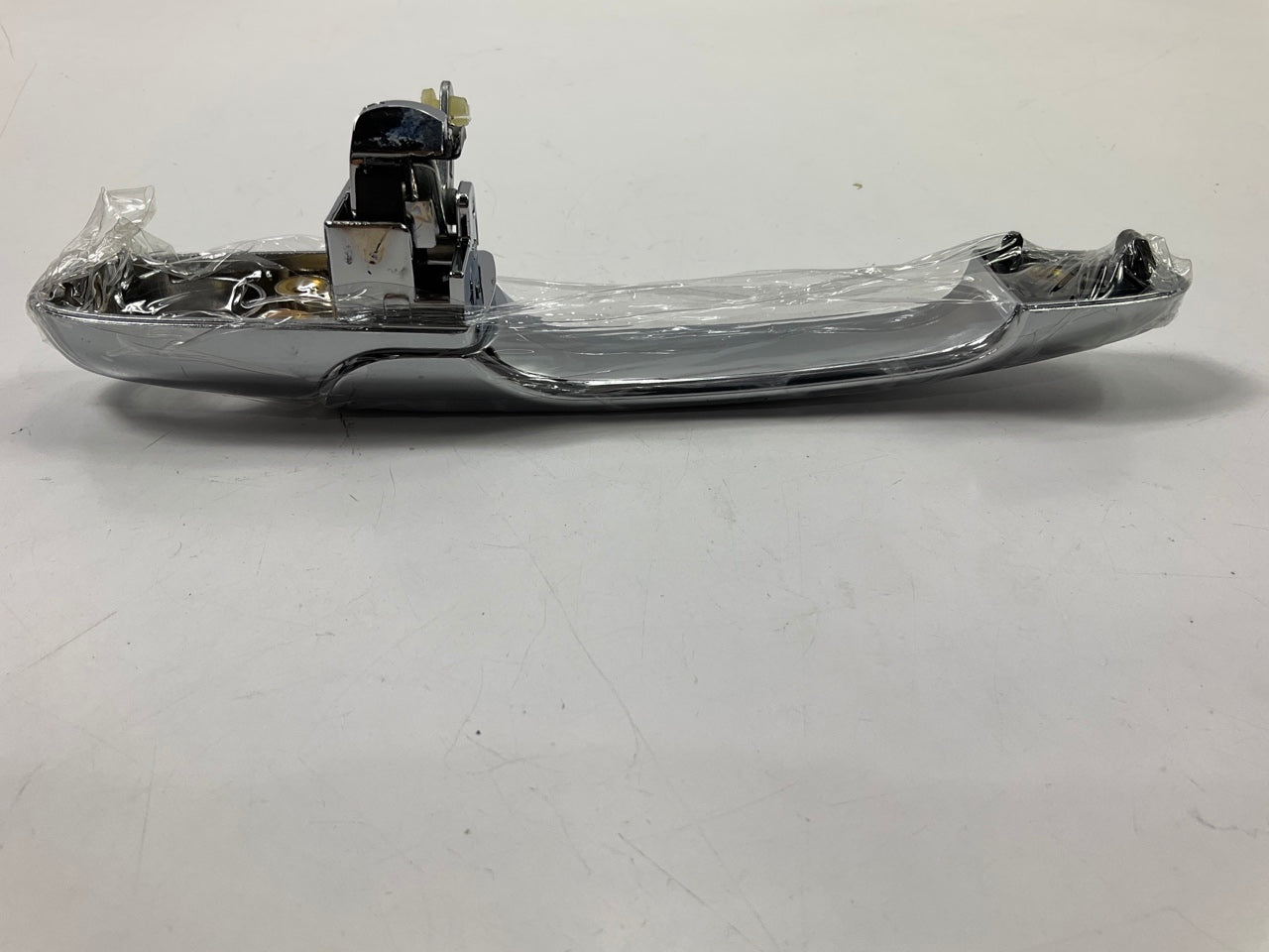 NEW AFTERMARKET GM1310165 Front Left Exterior Door Handle