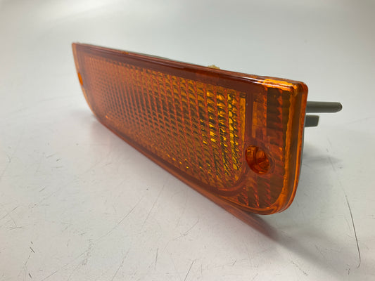 GM2520134 Left Parking Signal Light Lamp, Bumper Mounted - 1993-1994 Buick Regal