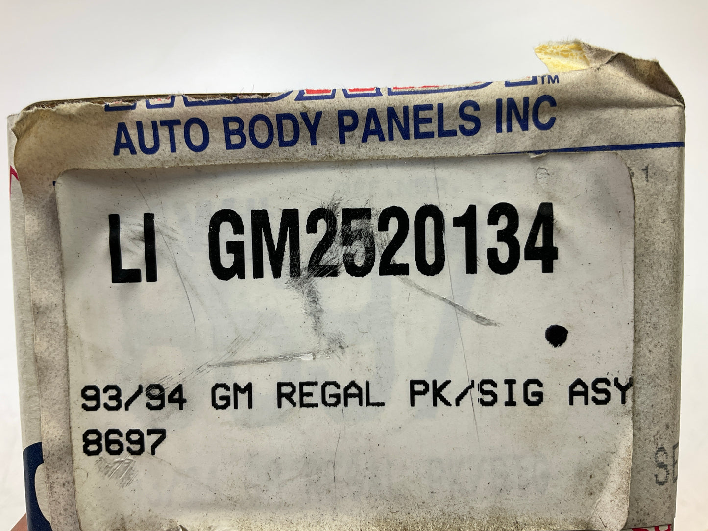 GM2520134 Left Parking Signal Light Lamp, Bumper Mounted - 1993-1994 Buick Regal