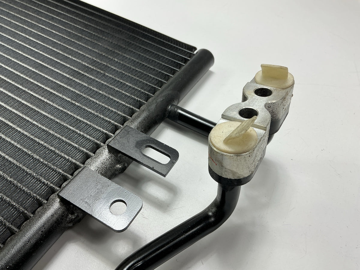 NEW AFTERMARKET A/C Condenser For 1998-2004 Cadillac Seville - 52471072