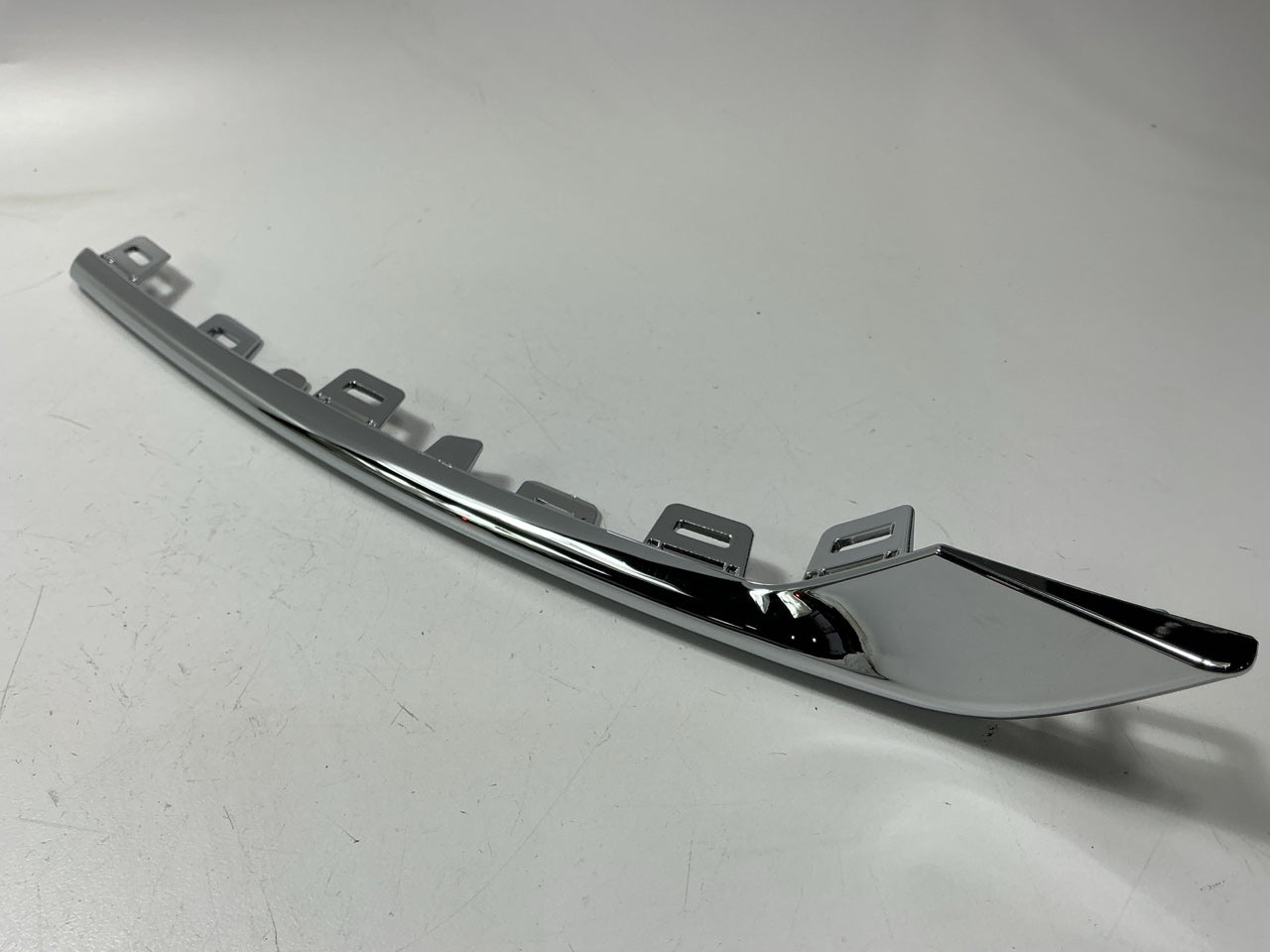 NEW AFTERMARKET Front Right Upper Bumper Filler Trim For 2014-2017 Honda Odyssey