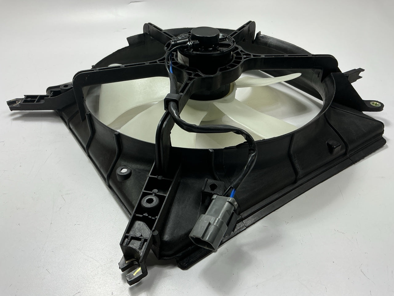 NEW AFTERMARKET - HDA1089F0 Engine Radiator Cooling Fan Assembly 1990-93 Accord