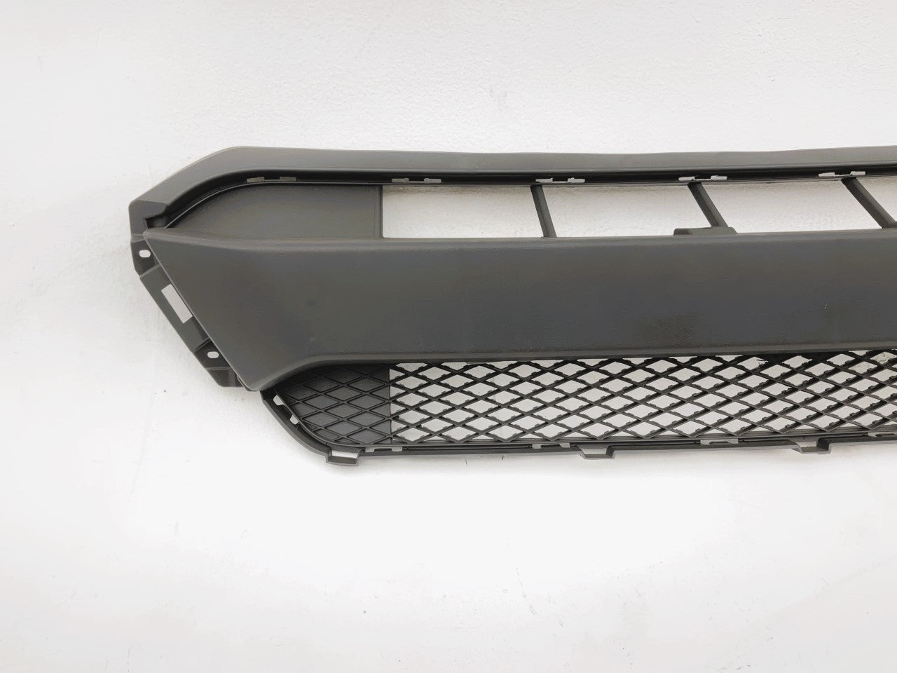 New HO1044100 Front Bumper Cover Grille Trim - 2012-2015 Honda Pilot, Textured