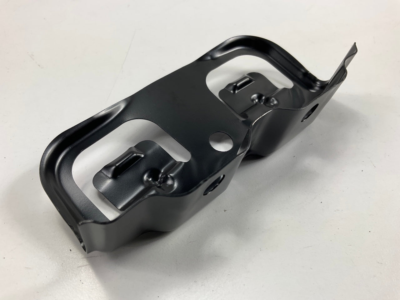 Rear Bumper Cover Left Drivers Side Retainer Bracket  2008-12 Honda Accord SEDAN