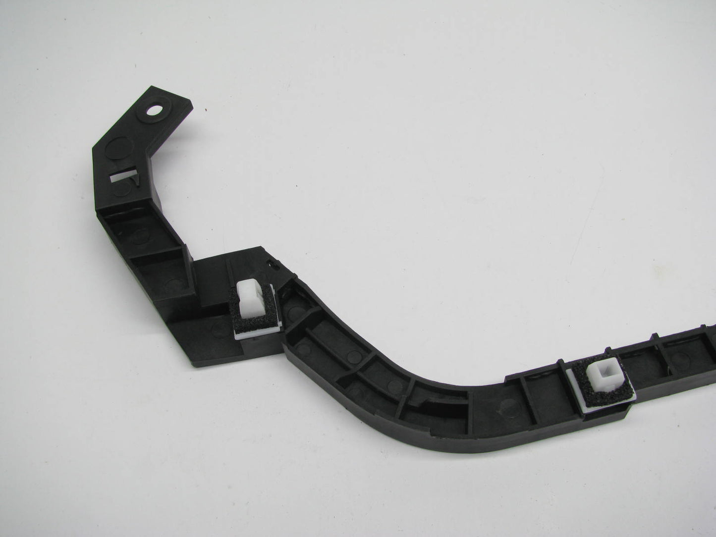 Rear Left Side Bumper Bracket  HO1142107 For 2003-2007 Honda Accord