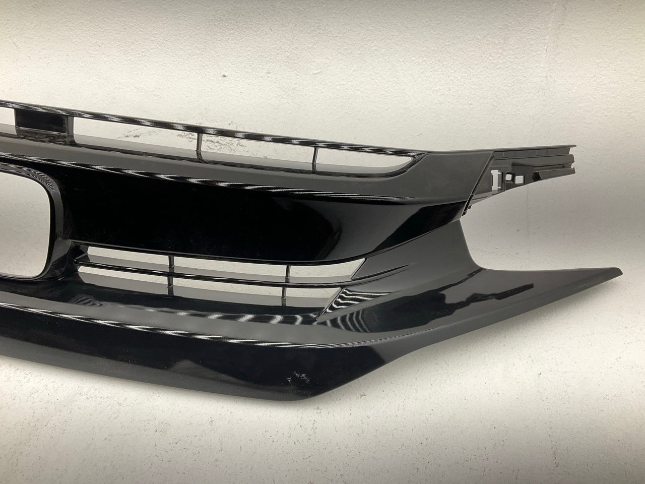 HO1200235 Front Black Grille For 2017-2019 Honda Civic - NEW AFTERMARKET