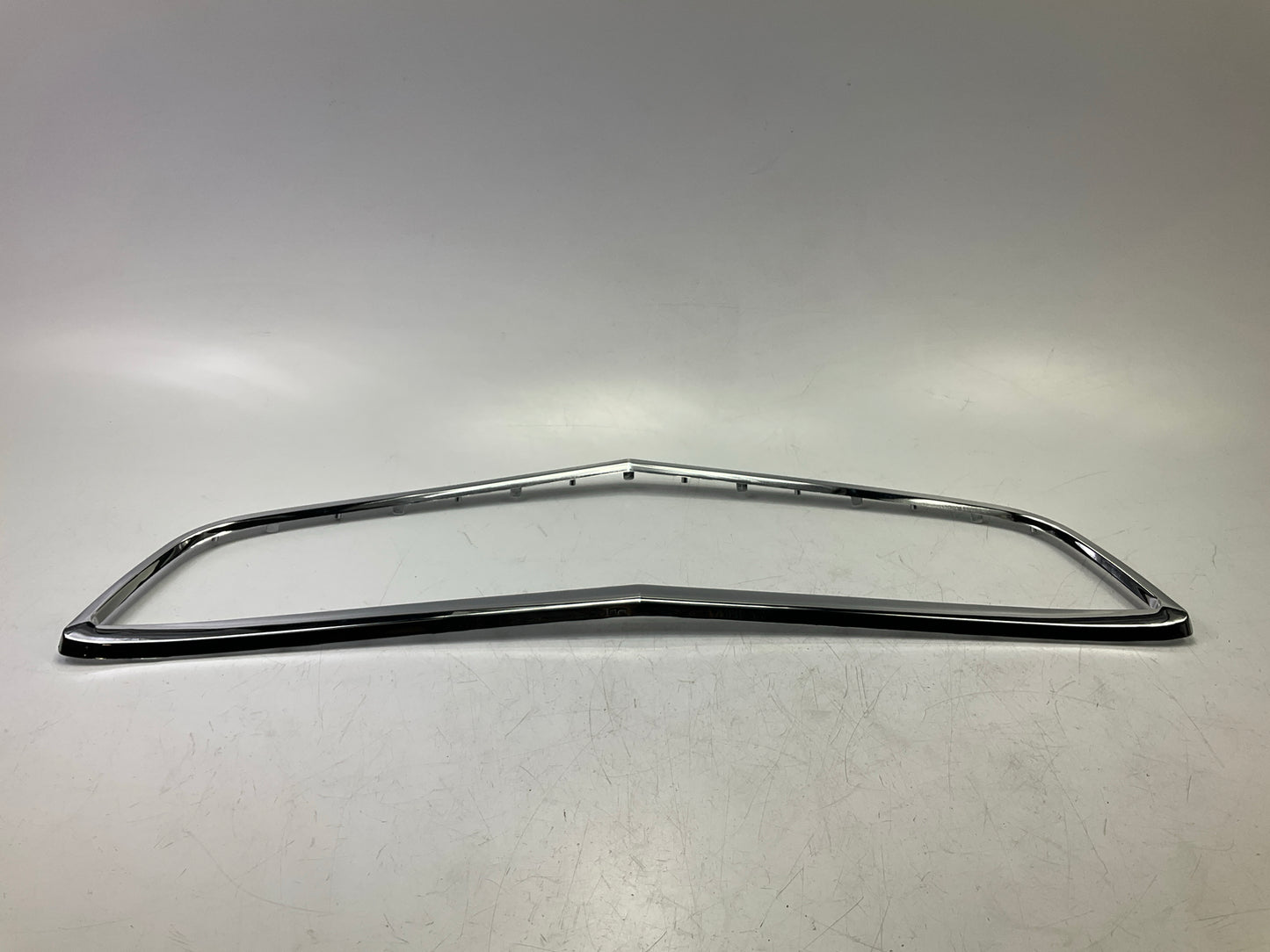 NEW AFTERMARKET HO1210112 Chrome Grille Moulding For 1999-2004 Honda Odyssey