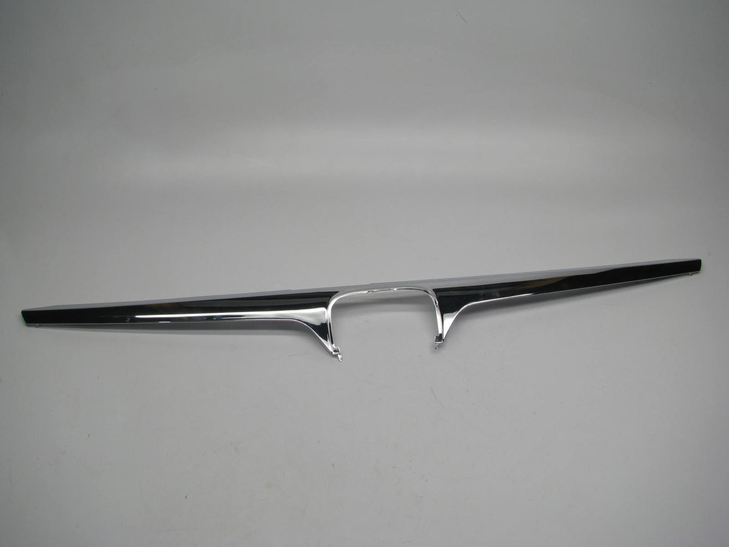 NEW Chrome Center Grille Trim Moulding For 2006-2007 Honda Accord 4-Door Sedan