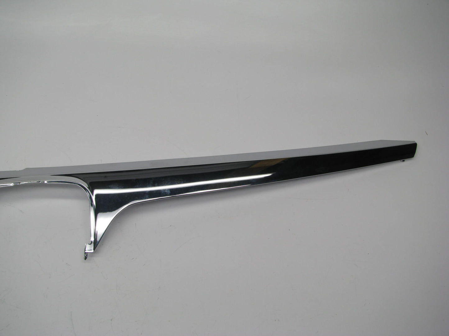 NEW Chrome Center Grille Trim Moulding For 2006-2007 Honda Accord 4-Door Sedan