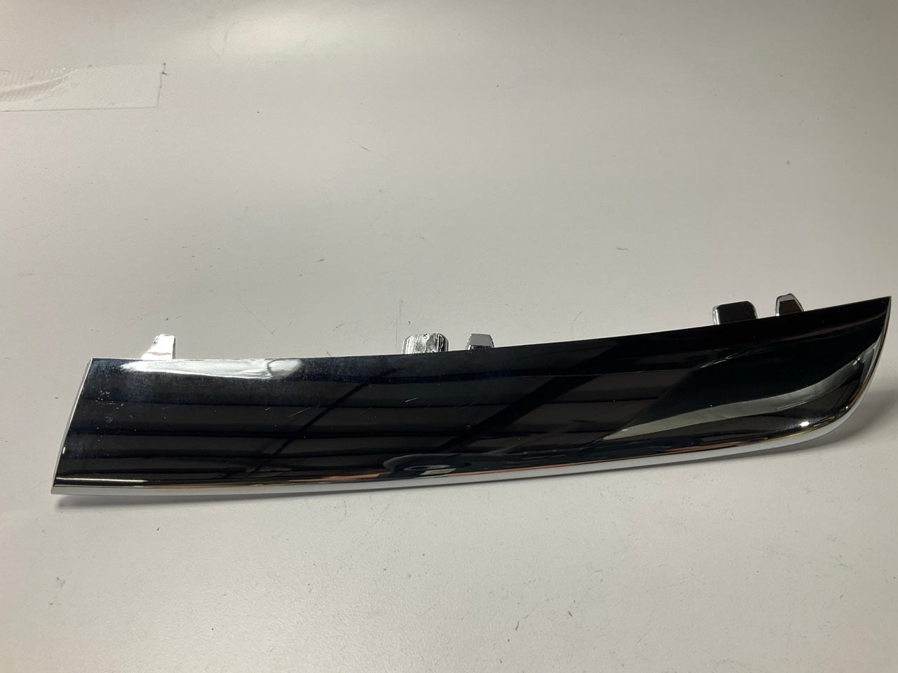 Front Left Upper Driver Side Grille Molding For 2005-2007 Honda Odyssey