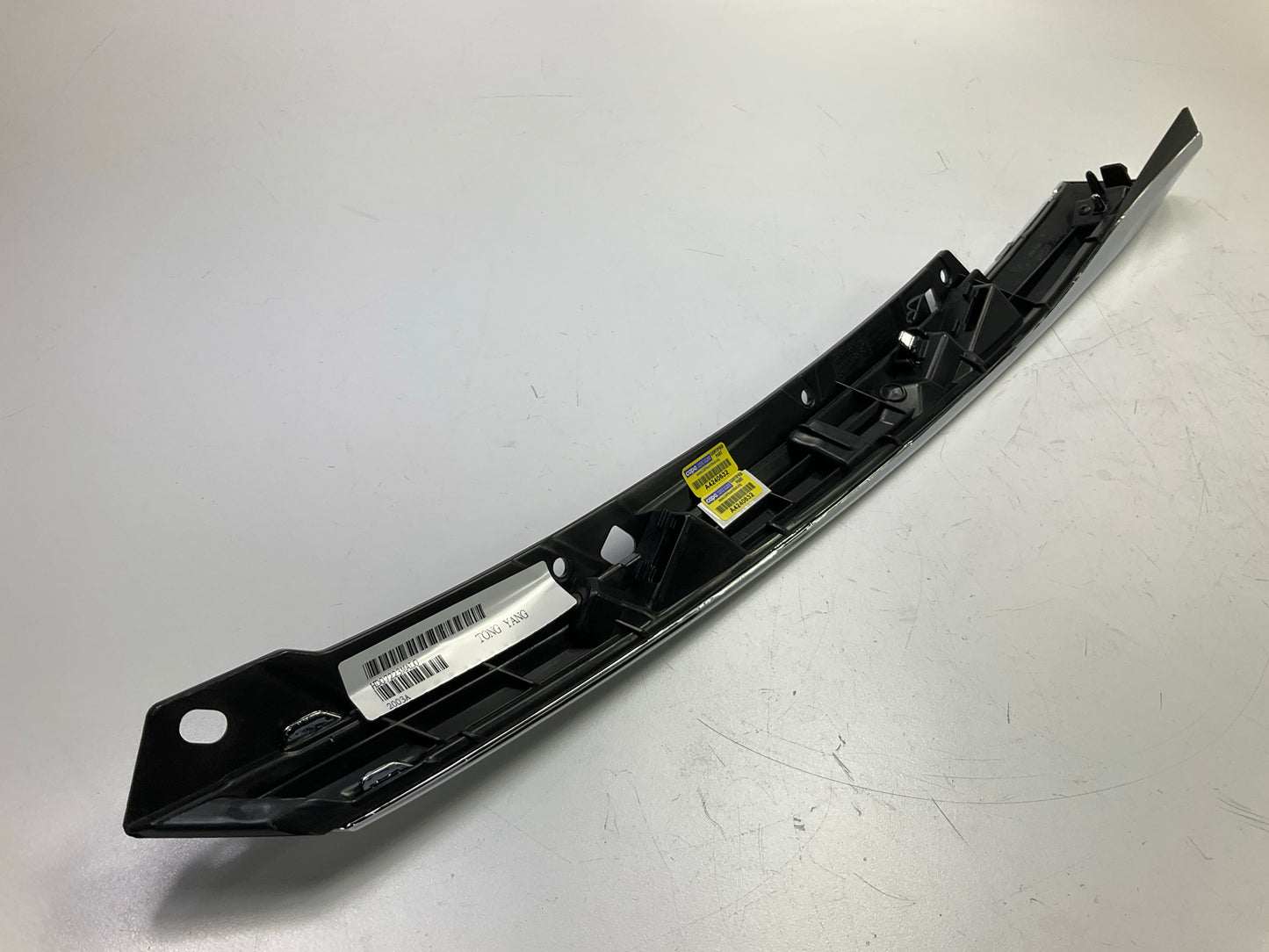 AFTERMARKET - Left Upper Chrome Grille Extension Moulding 2016-2018 Honda Civic