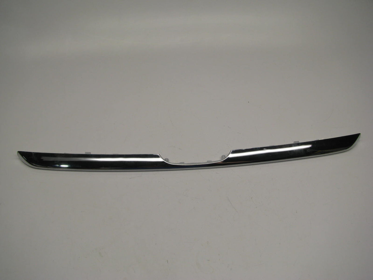 NEW AFTERMARKET Grille Trim Grill Lower Chrome 2005-2006 Honda CR-V HO1216107