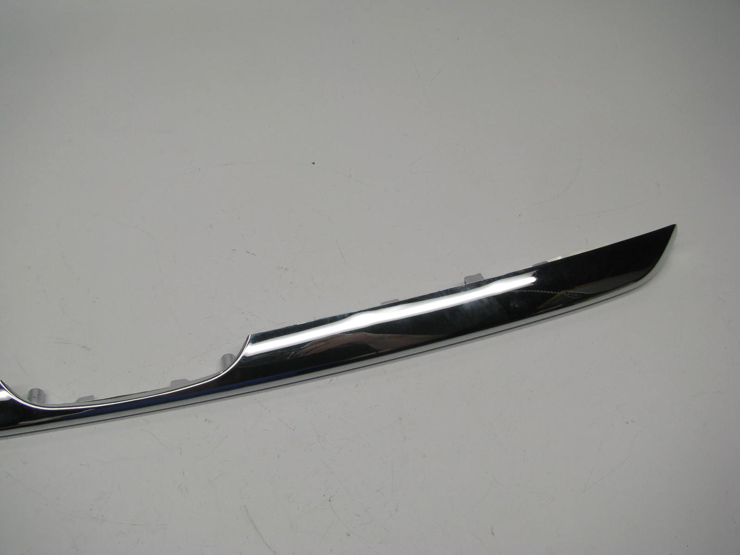 NEW AFTERMARKET Grille Trim Grill Lower Chrome 2005-2006 Honda CR-V HO1216107