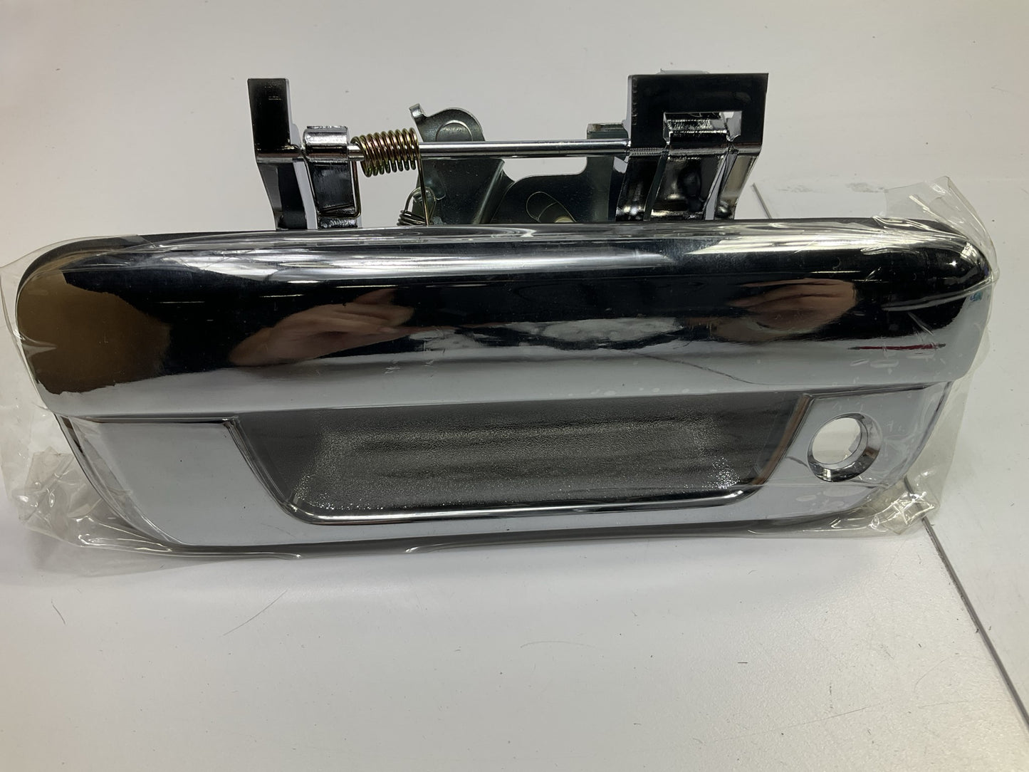 NEW HS-3413T Chrome Tailgate Handle For 2004-2012 Colorado, Canyon W/ Key Hole