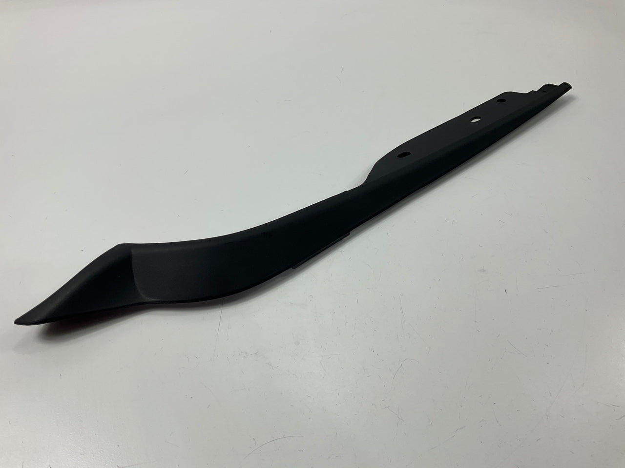 NEW - AFTERMARKET HY1147104 Bumper Cover Molding Rear Right
