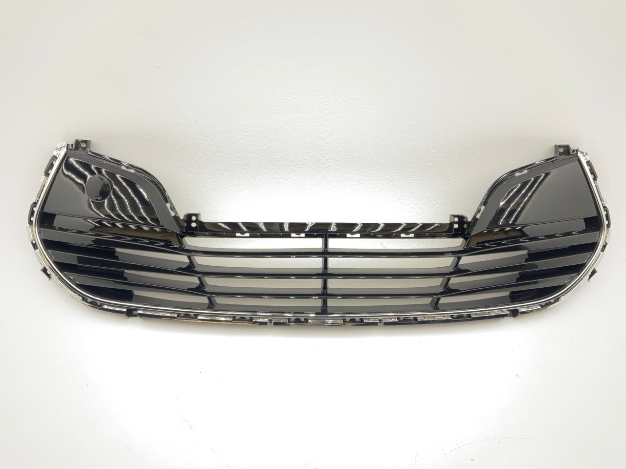 HYVS070AC Grille With Chrome Moulding For 2012-2017 Hyundai Velostar Non-turbo