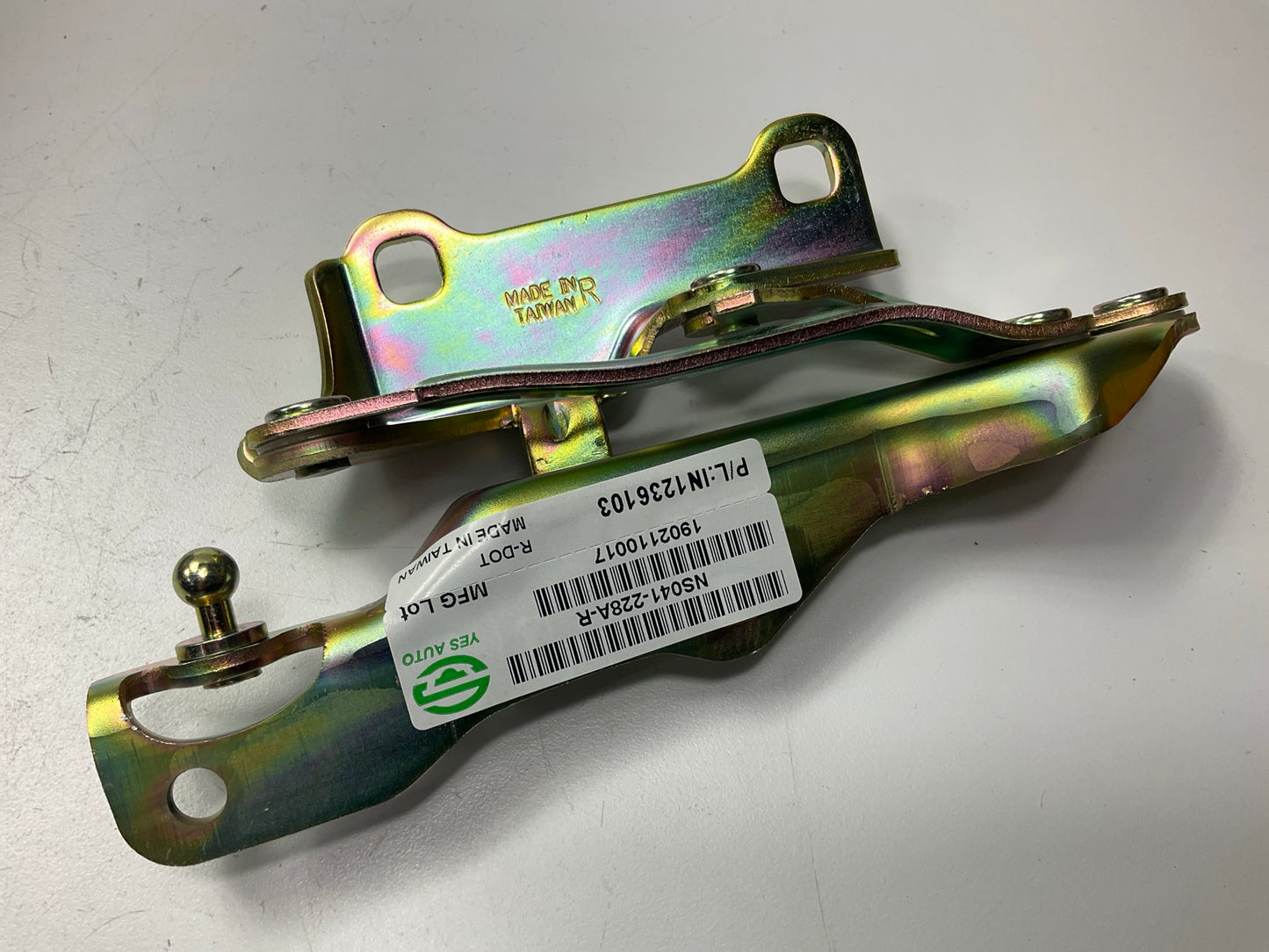 NEW AFTERMARKET Right Passengers Side Hood Hinge For 04-15 Titan, 05-15 Armada