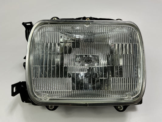 New Aftermarket IZ2501101 Right Passengers Side Headlight Headlamp, Halogen