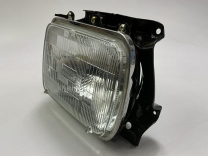 New Aftermarket IZ2501101 Right Passengers Side Headlight Headlamp, Halogen