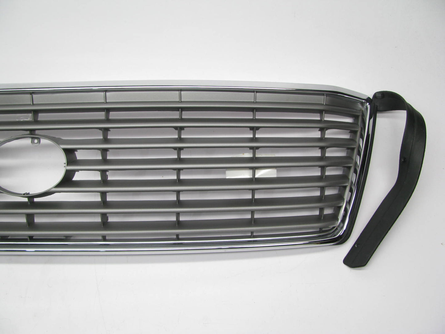 NEW - AFTERMARKET Chrome/Gray Insert Grille LX1200110 For 1995-1997 Lexus LS400