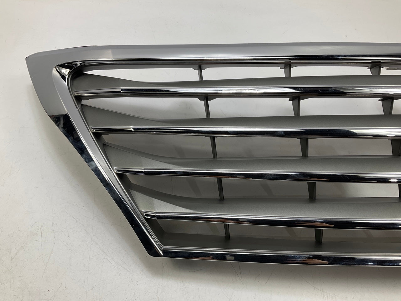 AFTERMARKET - Damaged Broken Clips - Front Chrome Grille For 2008-11 Lexus LX570