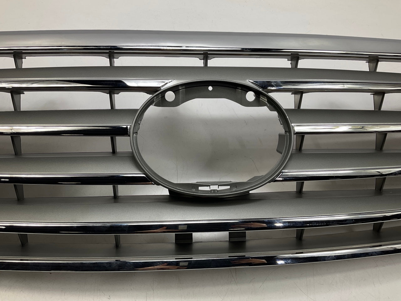 AFTERMARKET - Damaged Broken Clips - Front Chrome Grille For 2008-11 Lexus LX570