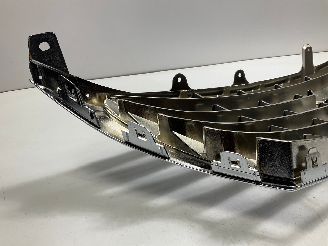 AFTERMARKET - Damaged Broken Clips - Front Chrome Grille For 2008-11 Lexus LX570