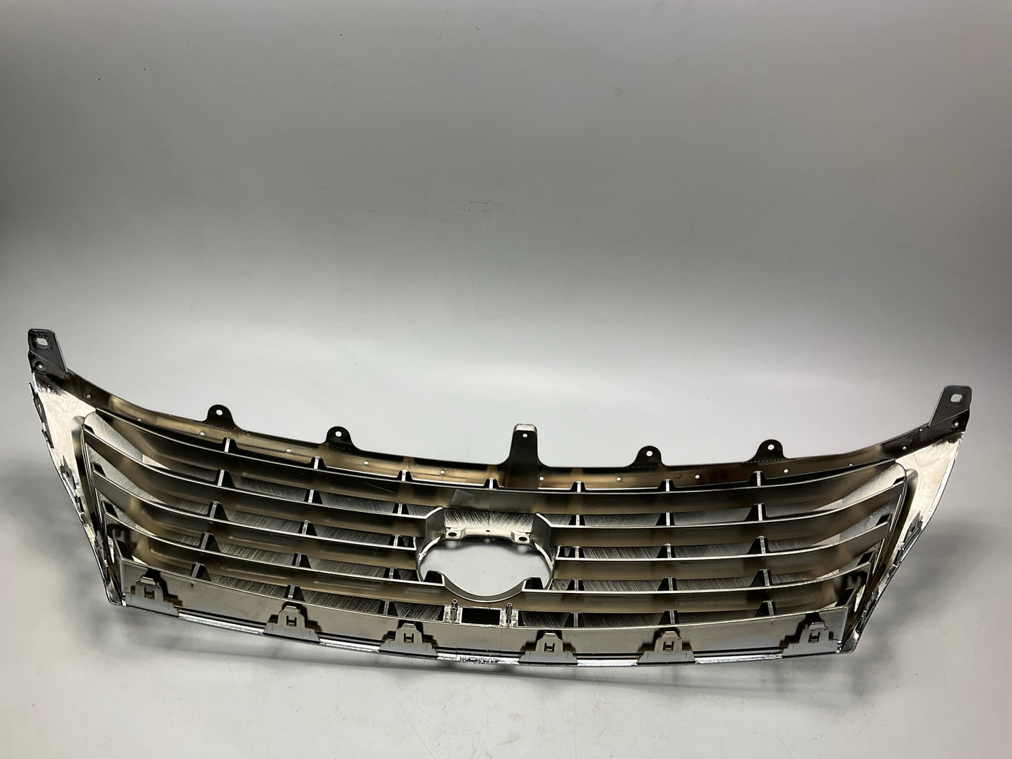 AFTERMARKET - Damaged Side Front Chrome Grille For 2008-11 Lexus LX570