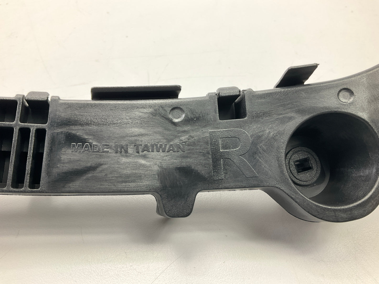 NEW AFTERMARKET - Rear Right Bumper Bracket Retainer For 2009-2013 Mazda 6
