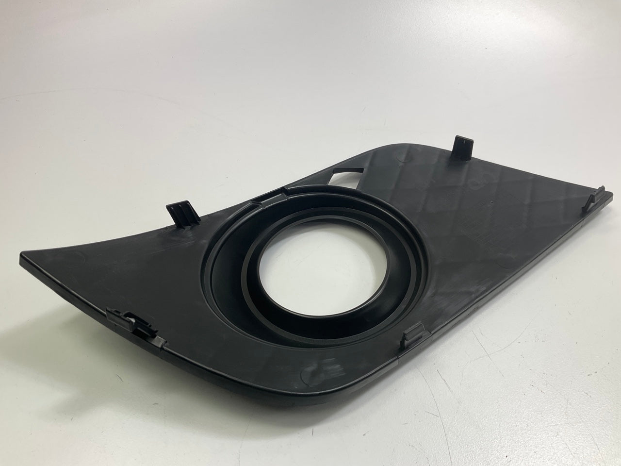 AFTERMARKET MB1038133 Left Driver Side Fog Light Bezel