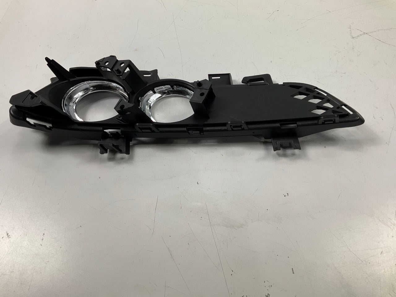 AFTERMARKET Front Left Driver Side Fog Light Trim 10-13 Mercedes-Benz E350 E550