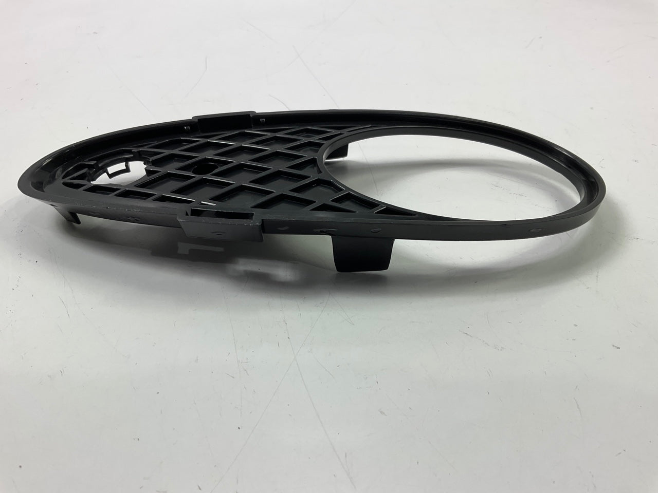 AFTERMARKET Front Right Fog Side Light Bezel For 2001-2007 Mercedes-benz C-Class