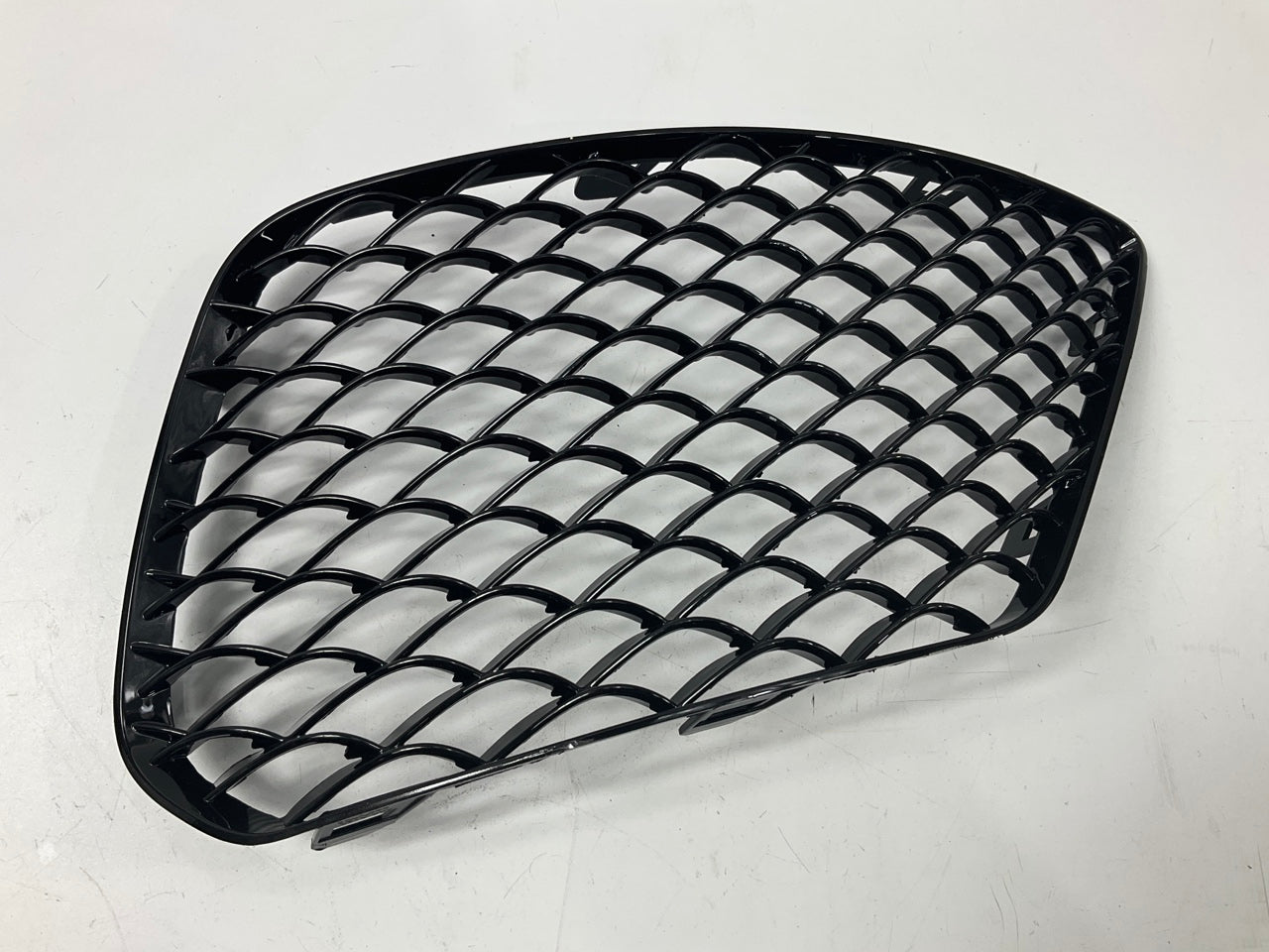 NEW AFTERMARKET Front Right Lower Bumper Trim Grille For 13-17 Mercedes S-Class