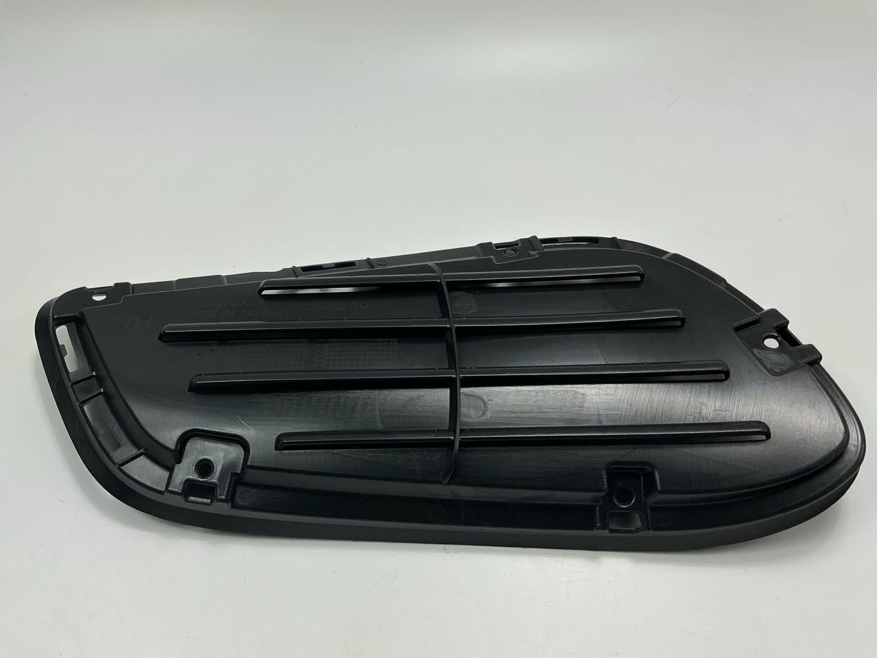Front Right Side Fog Light Cover For Mercedes-Benz E250 E350 E400 E550 E63 AMG
