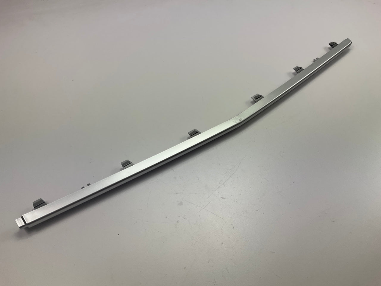 NEW - AFTERMARKET - Front Center Bumper Cover Molding 15-18 Mercedes-Benz C300