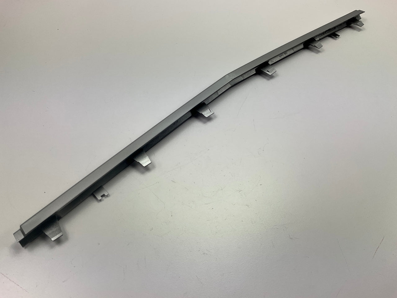 NEW - AFTERMARKET - Front Center Bumper Cover Molding 15-18 Mercedes-Benz C300