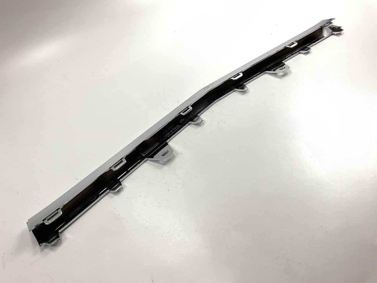 AFTERMARKET - Front Lower Chrome Moulding Bumper Trim