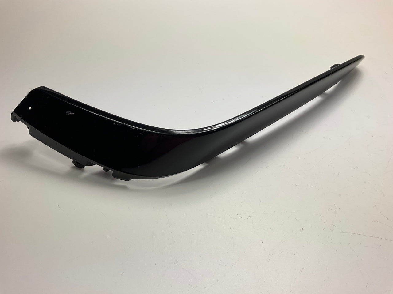 AFTERMARKET - FRONT LEFT LOWER OUTER Bumper Trim For 16-18 Mercedes-Benz C63 AMG