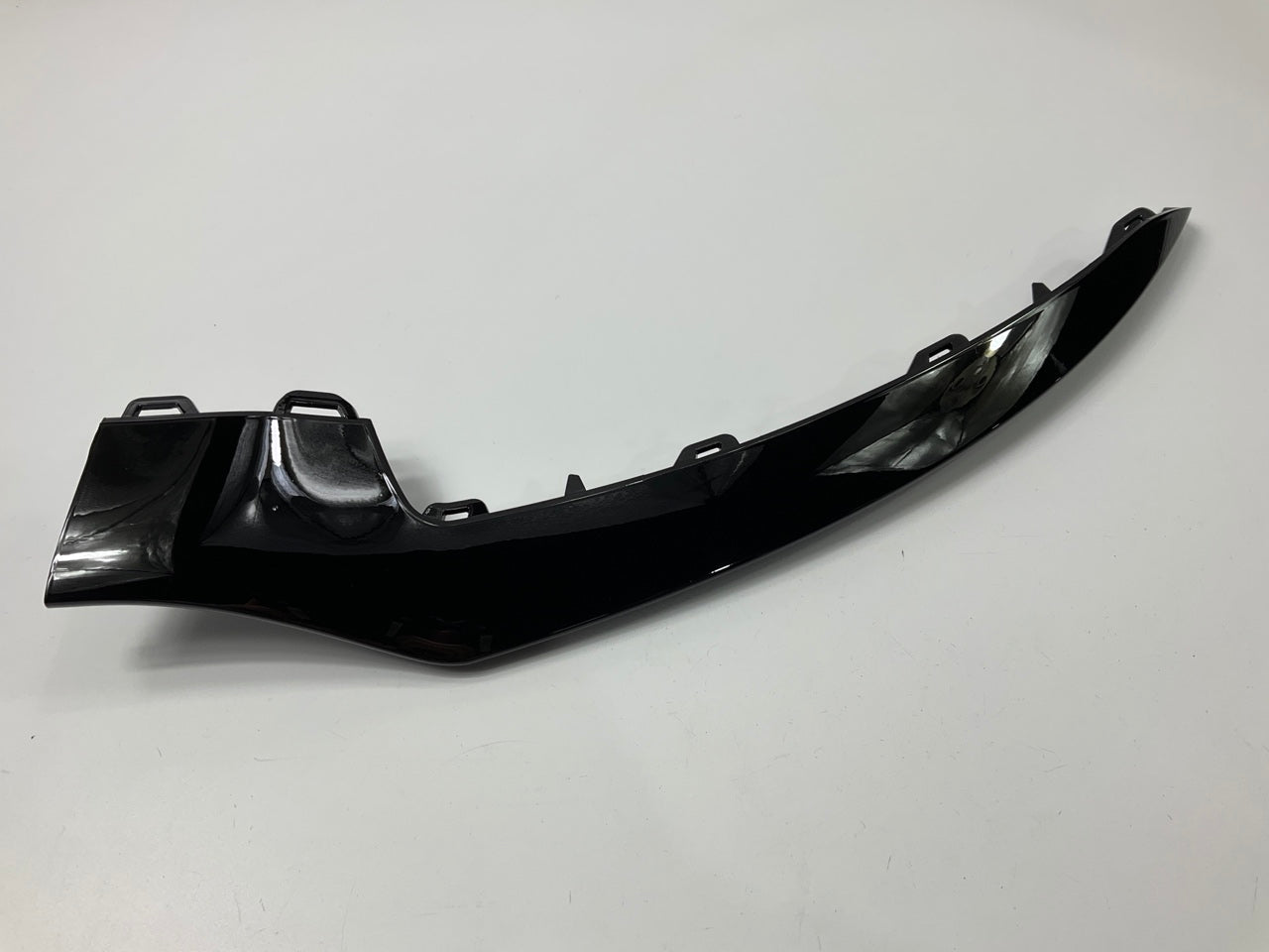 NEW AFTERMARKET Front Left Bumper Trim For Mercedes-Benz 14 E350 15-17 E400 E550