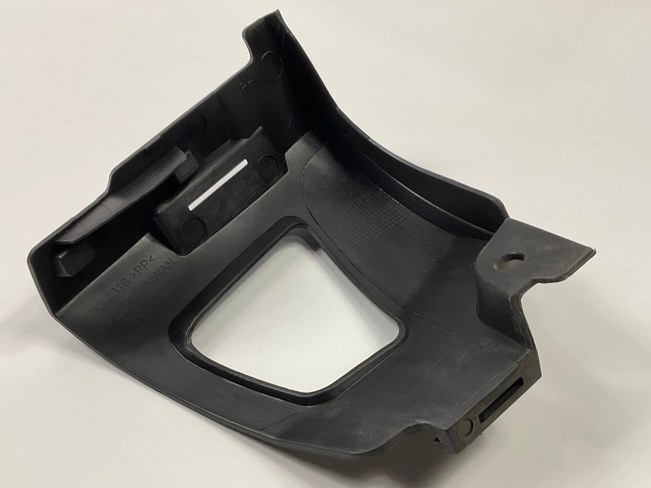 NEW - AFTERMARKET MB1089106 Bumper To Body Filler Panel Front Right Lower