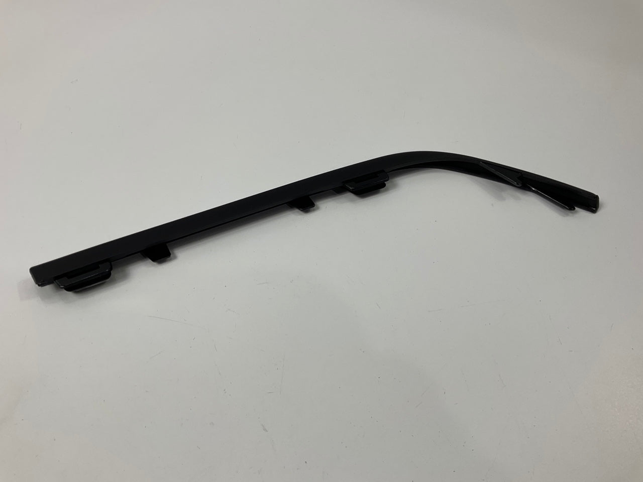 NEW AFTERMARKET Rear Left Bumper Trim Moulding 15-17 Mercedes-Benz C-CLASS
