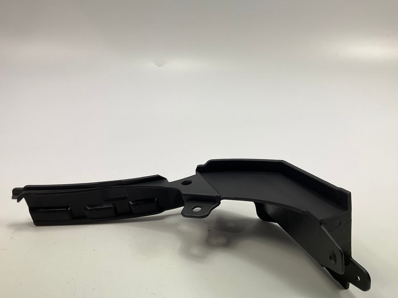 NEW AFTERMARKET Rear Left Bumper Filler Retainer For 15-21 C300 C400 C43 C63