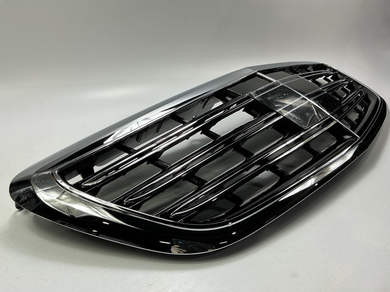 AFTERMARKET - Front Chrome Grille For 2015-2017 Mercedes-Benz S600 W/night View
