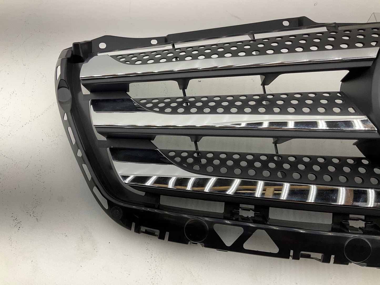 NEW AFTERMARKET - Front Grille For 2014-2018 Mercedes-Benz Sprinter 2500 3500