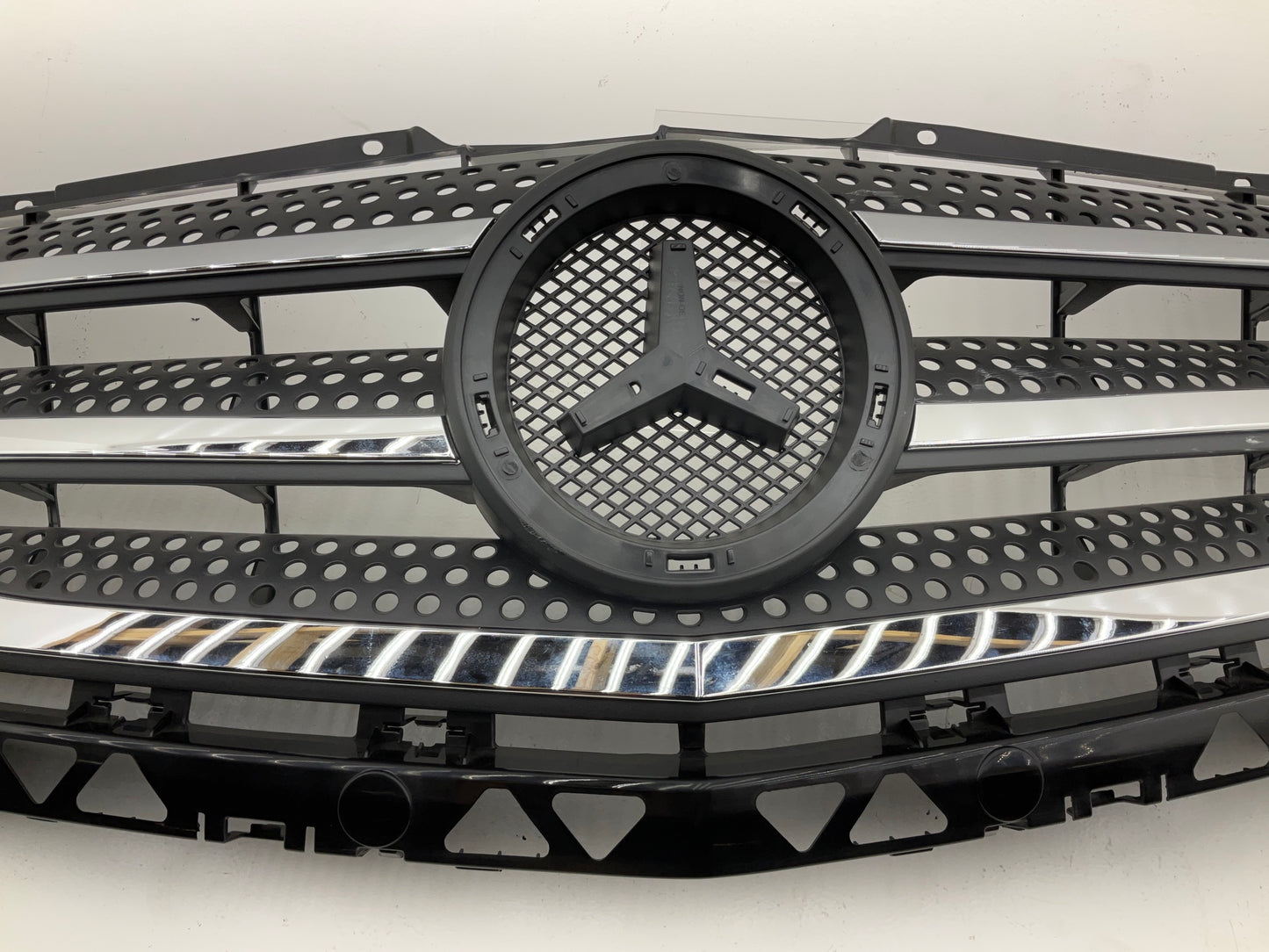 NEW AFTERMARKET - Front Grille For 2014-2018 Mercedes-Benz Sprinter 2500 3500