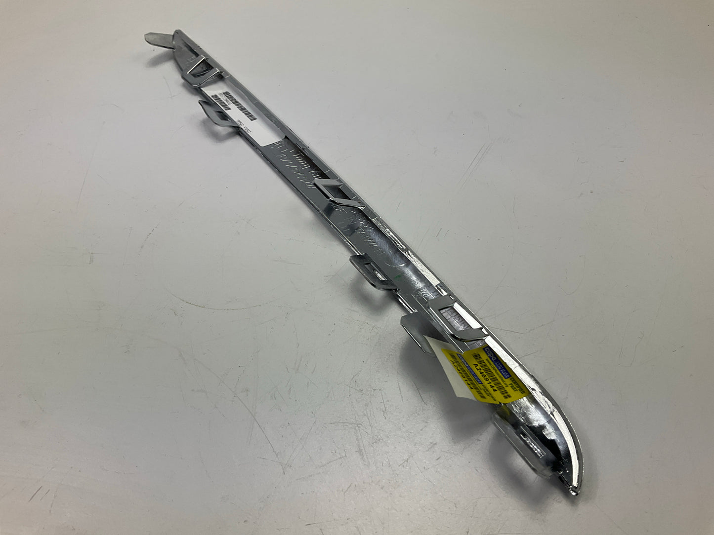 AFTERMARKET - Left Upper Driver Side Grille Moulding Trim 2015-18 Mercedes C300