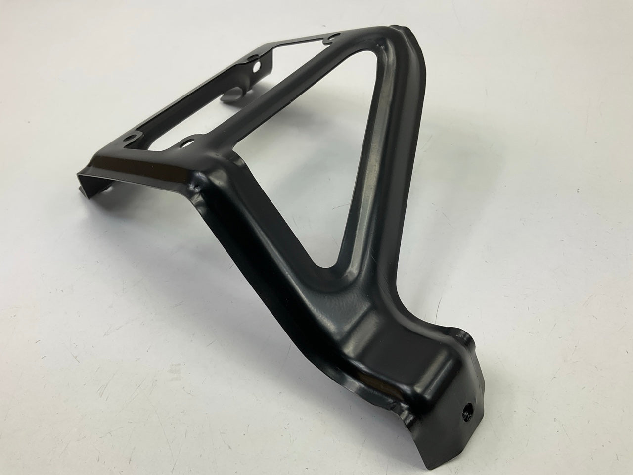 NEW AFTERMARKET CENTER Radiator Support For 10-11 Mercedes Benz E350