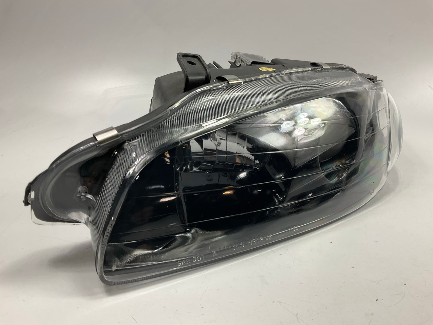 New LEFT + RIGHT MBE1091ZD Projector Headlight Headlamp Set - 1997-1999 Eclipse