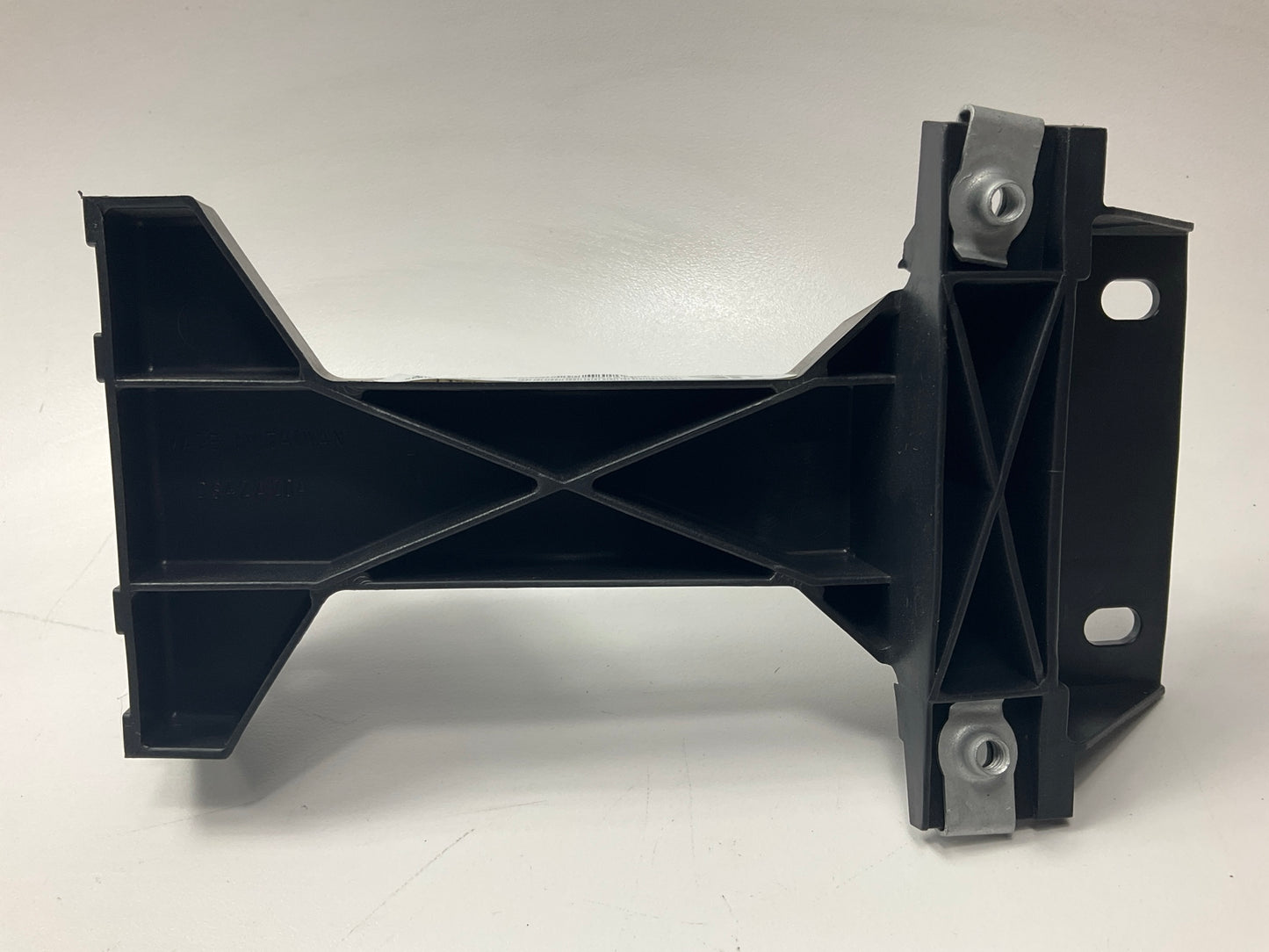 NEW AFTERMARKET Front Bumper Cover Center Retainer Bracket For 2016-2020 Maxima